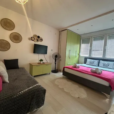 Apartment Xxxx